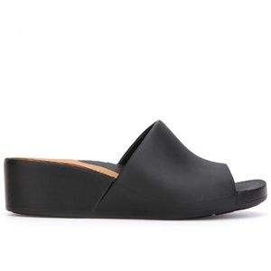 NEW Gentle Souls By Kenneth Cole Women’s black Gisele Wedge Slide Sandals Size 8